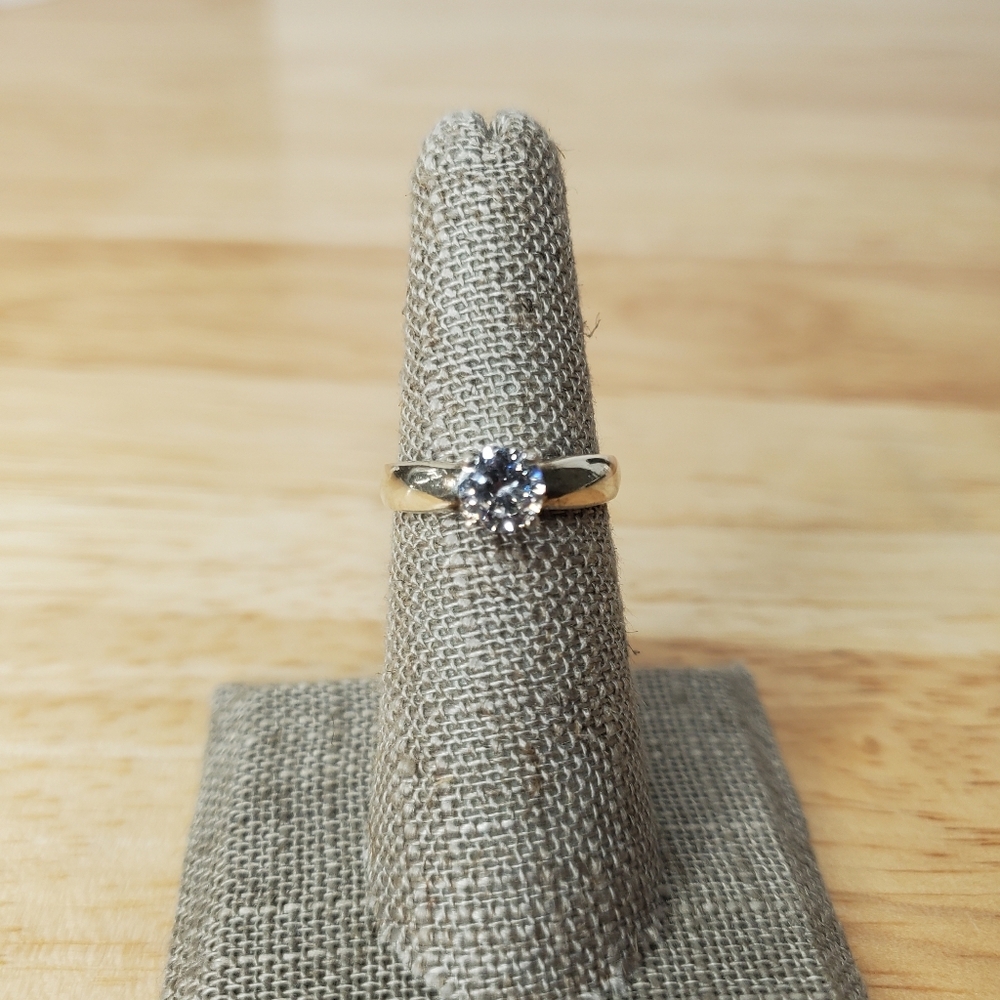 Sterling Silver 925 Solitaire Ring Cubic Zirconia Round Size 6
